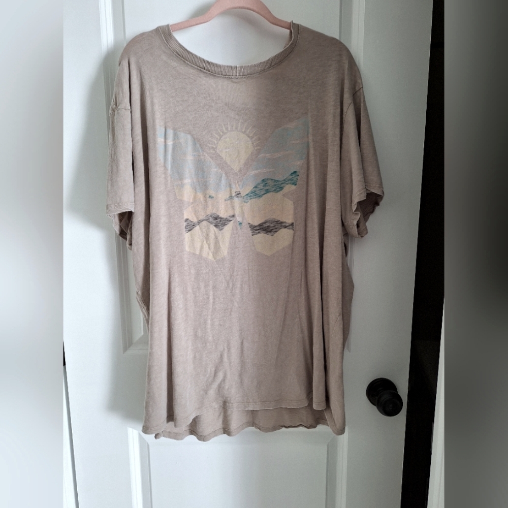 Torrid Relaxex Fit Graphic T-Shirt Size 3